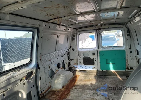 2002 Ford Econoline E250 Van из США, поврежденный, VIN 1FTNE24L82HB20009